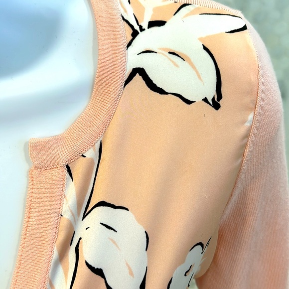 Beautiful snap front cardigan - Picture 2 of 5